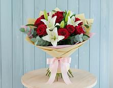 Букет цветов из:  Лилии и Розы в Придорожной