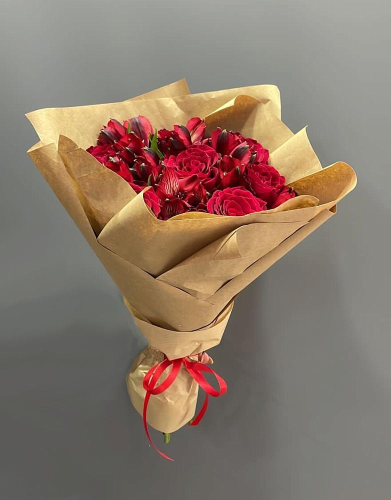 Букет цветов из: Альстромерии и Розы в Придорожной