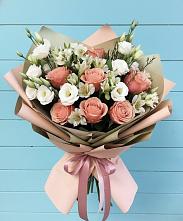 Букет цветов из:  Розы, Альстромерии и Лизиантусы в Придорожной