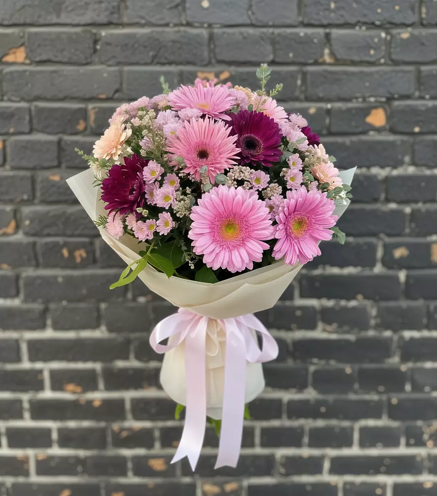 Букет цветов из: Герберы и Хризантемы в Придорожной