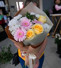 Букет цветов из:  Герберы, Розы и Хризантемы в Придорожной