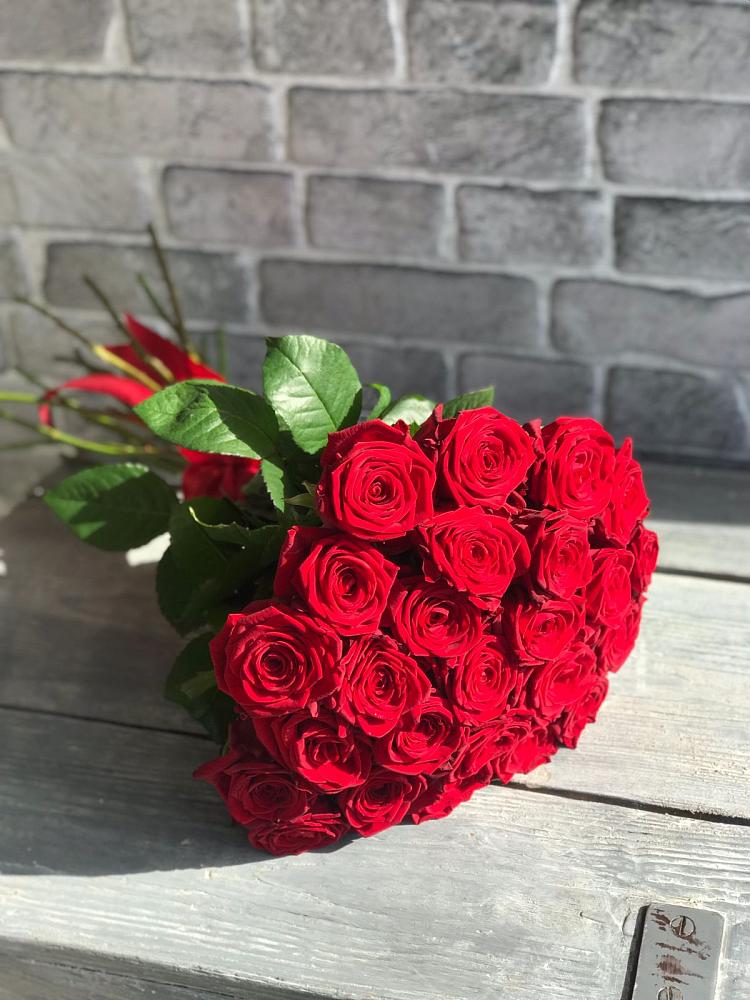 Букет Красные розы Фридом в Придорожной