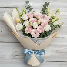 Букет цветов из:  Лизиантусы #REPLACE_PRED# Придорожной