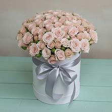 Цветочная композиция из Розы в шляпной коробке в Придорожной