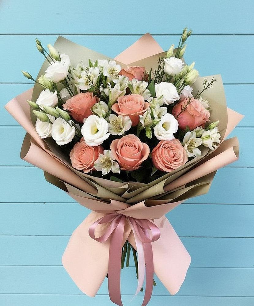 Букет цветов из: Розы, Альстромерии и Лизиантусы в Придорожной