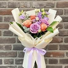 Букет цветов из:  Лизиантусы и Розы #REPLACE_PRED# Придорожной