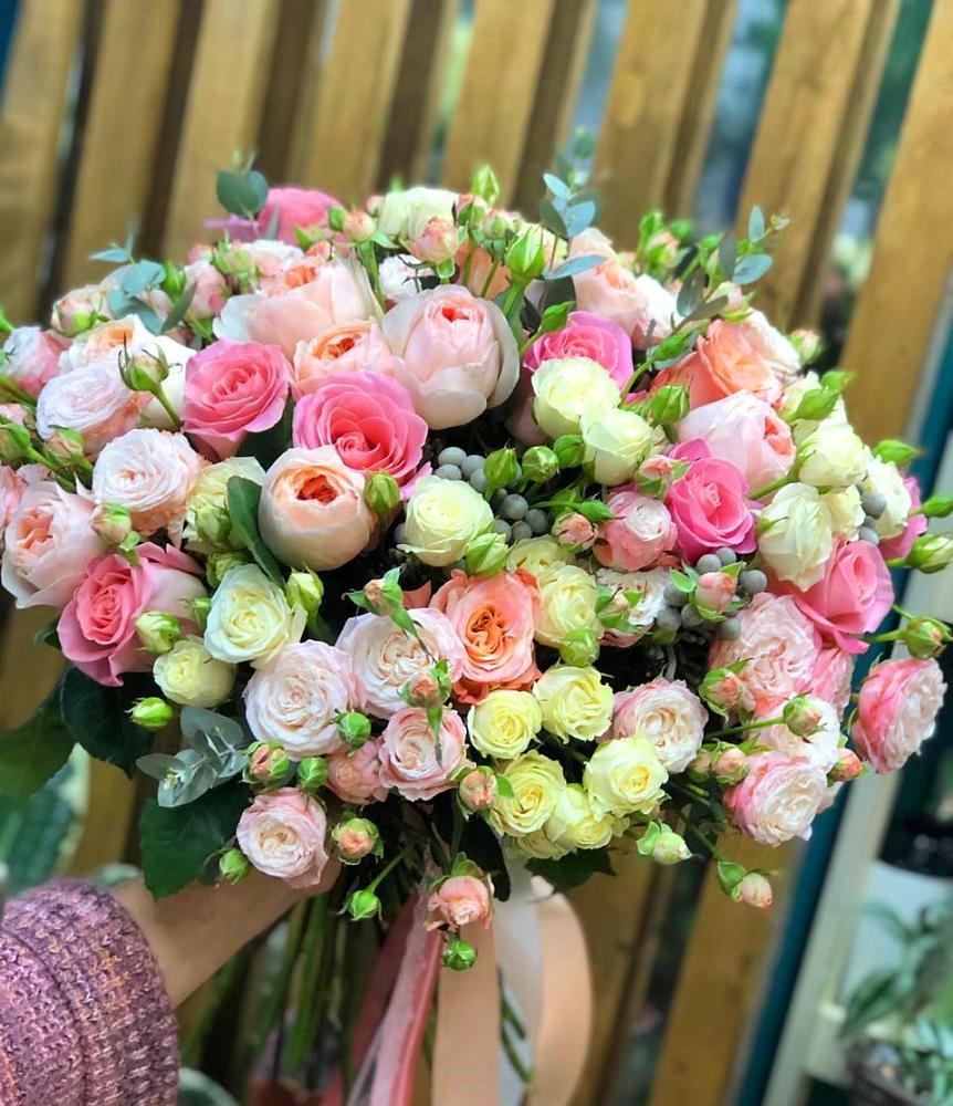 Букет цветов из: Розы в Придорожной