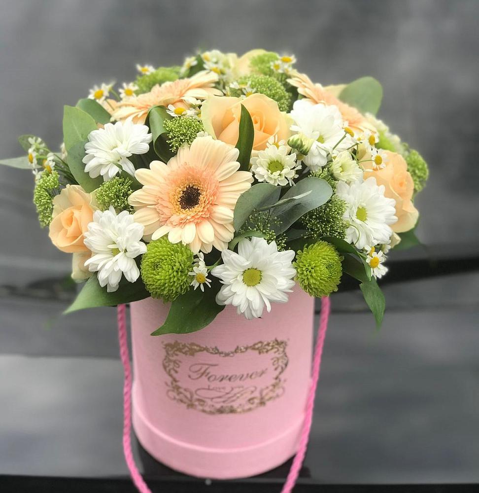 Цветочная композиция из Розы, Герберы и Хризантемы в шляпной коробке в Придорожной