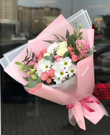 Букет цветов из: Розы, Лизиантусы и Хризантемы в Придорожной