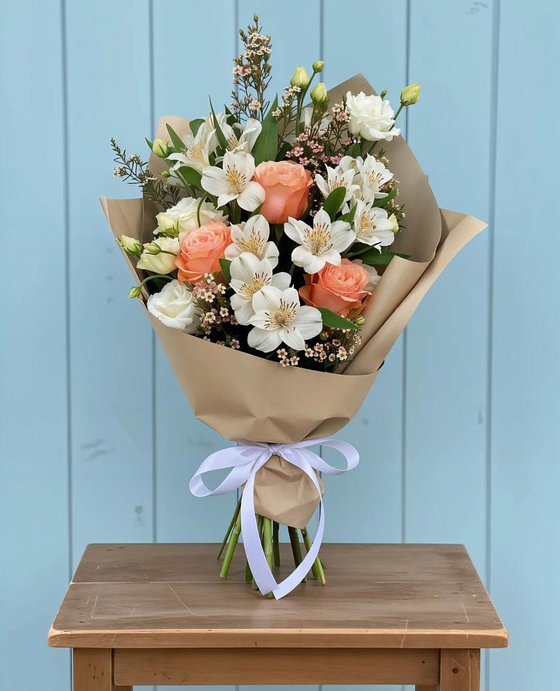 Букет цветов из: Альстромерии, Лизиантусы, Розы и Хризантемы в Придорожной